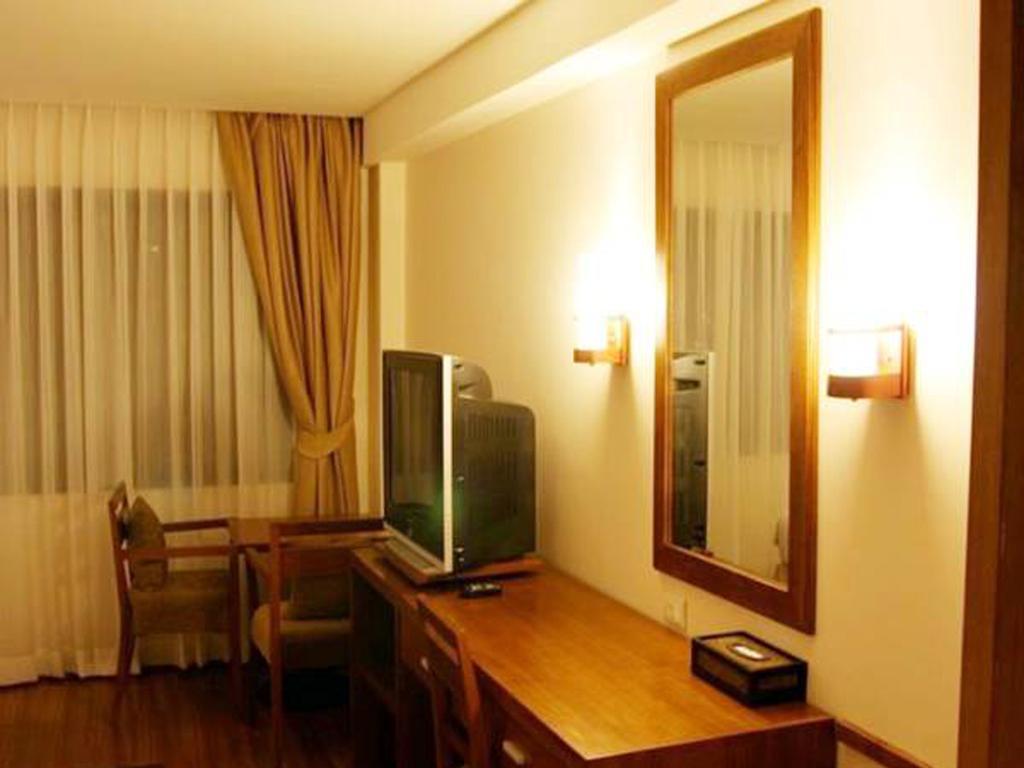 Hiran Residence Patong Экстерьер фото