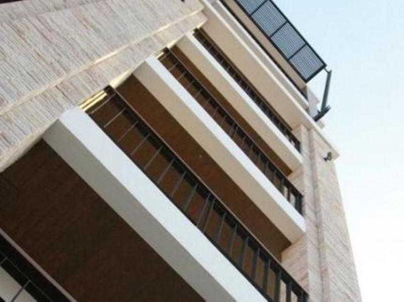 Hiran Residence Patong Экстерьер фото