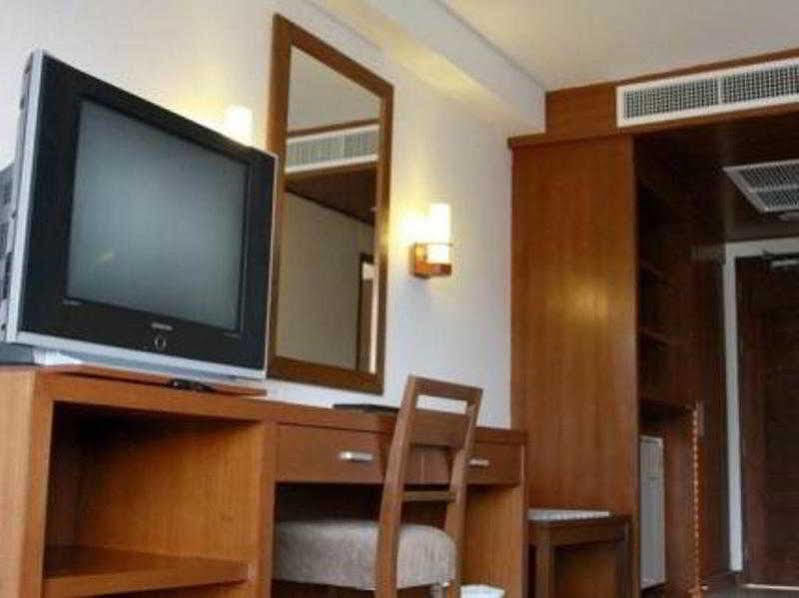 Hiran Residence Patong Экстерьер фото